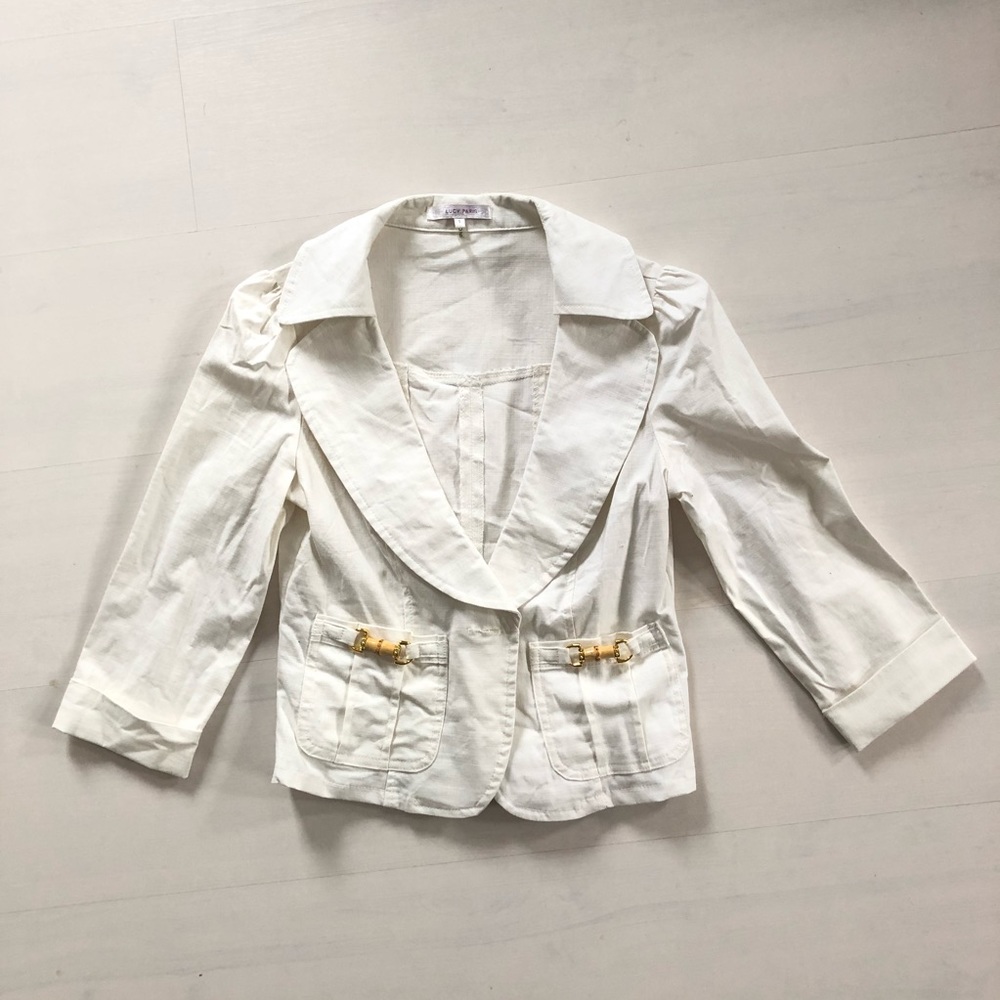 White 3/4 Length Sleeve Blazer with Gold Accents